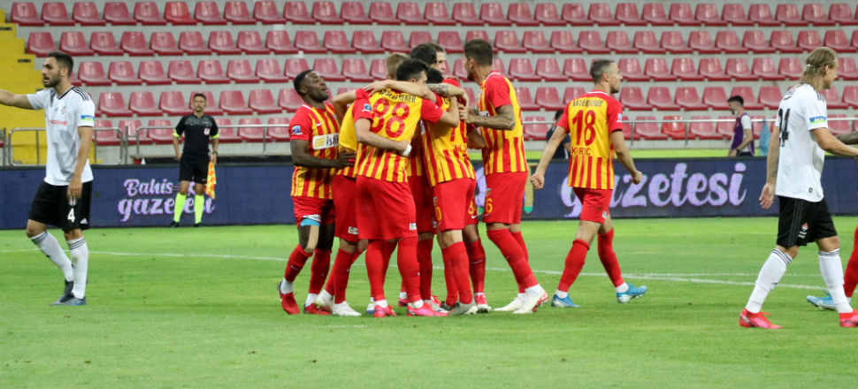 Kayserispor Beşiktaş karşısında 3 puanı 3 golle aldı...
