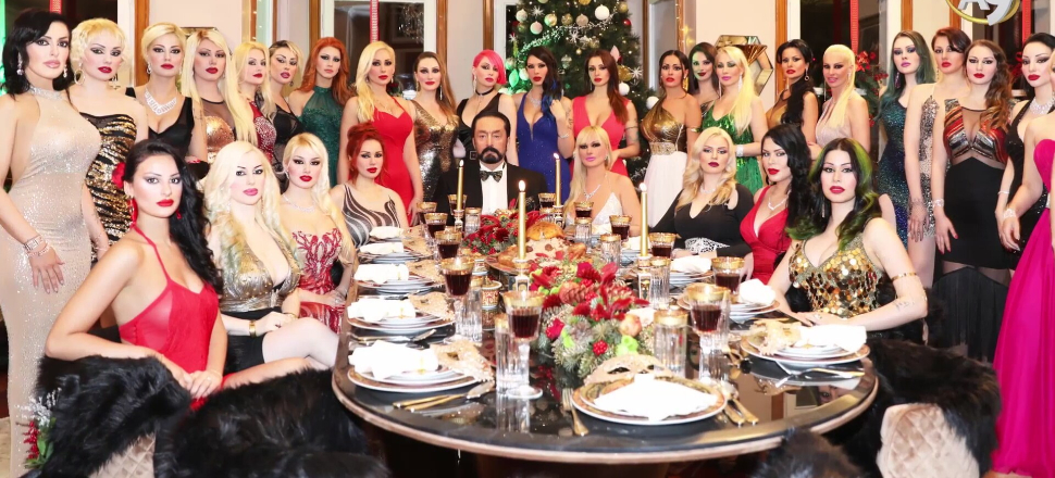 Adnan Oktar saç uzatıp imaj tazeledi