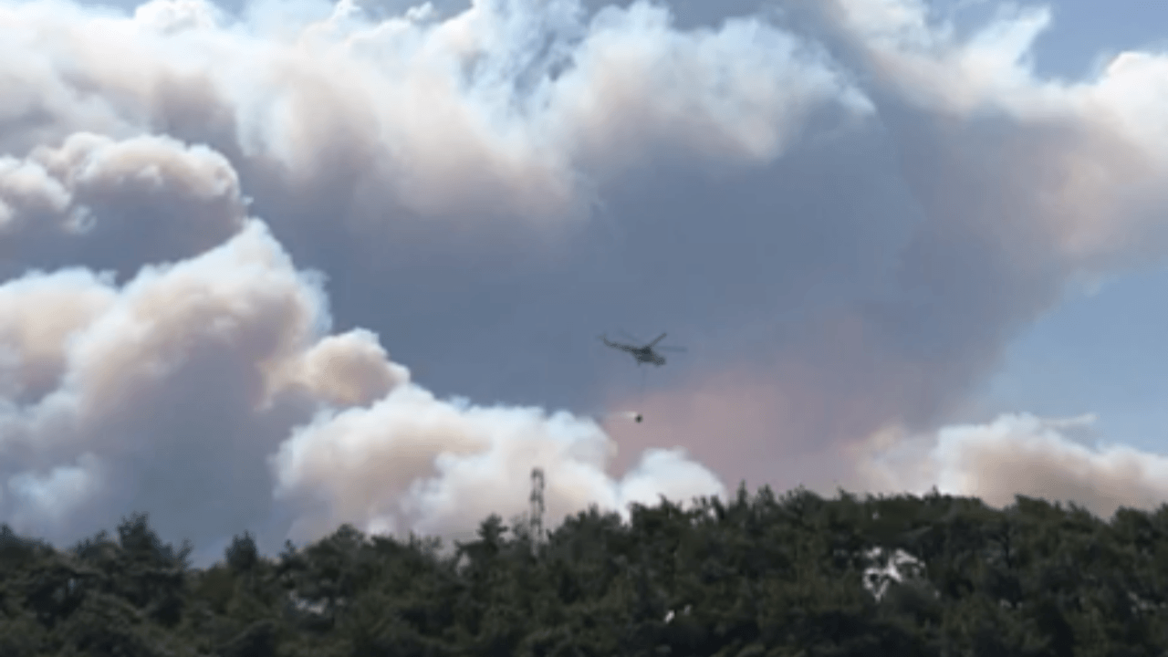 Çanakkale'de yangın söndürme işlemleri sürüyor