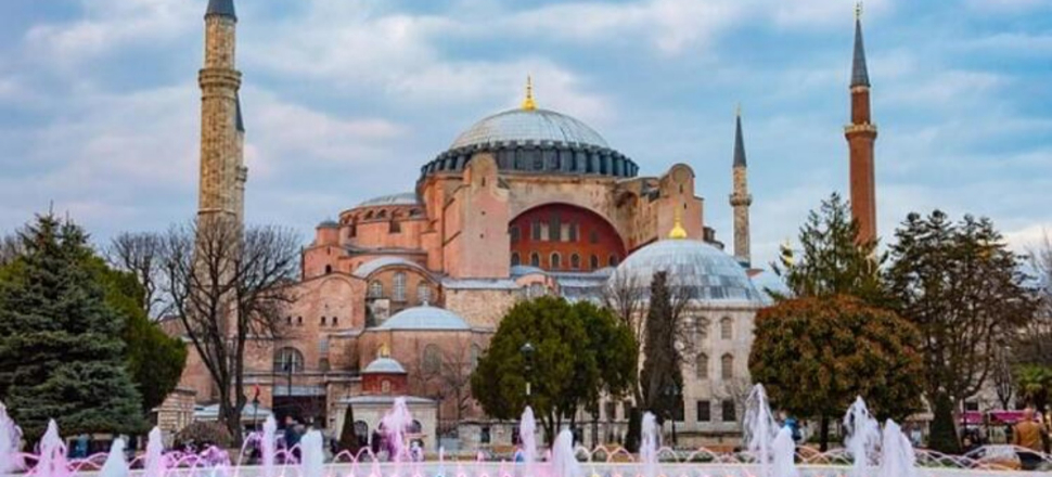 "Tarihin mahkumiyetine son veren Cumhurbaşkanımız Allah sizden razı olsun"