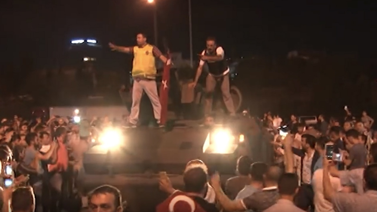 15 Temmuz gecesinden tüyleri diken diken eden anlar!