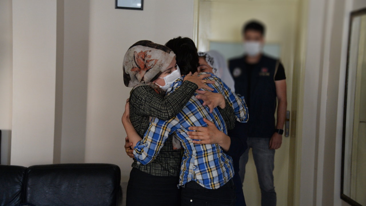 Teslim olan PKK'lı yıllar sonra ailesiyle buluştu