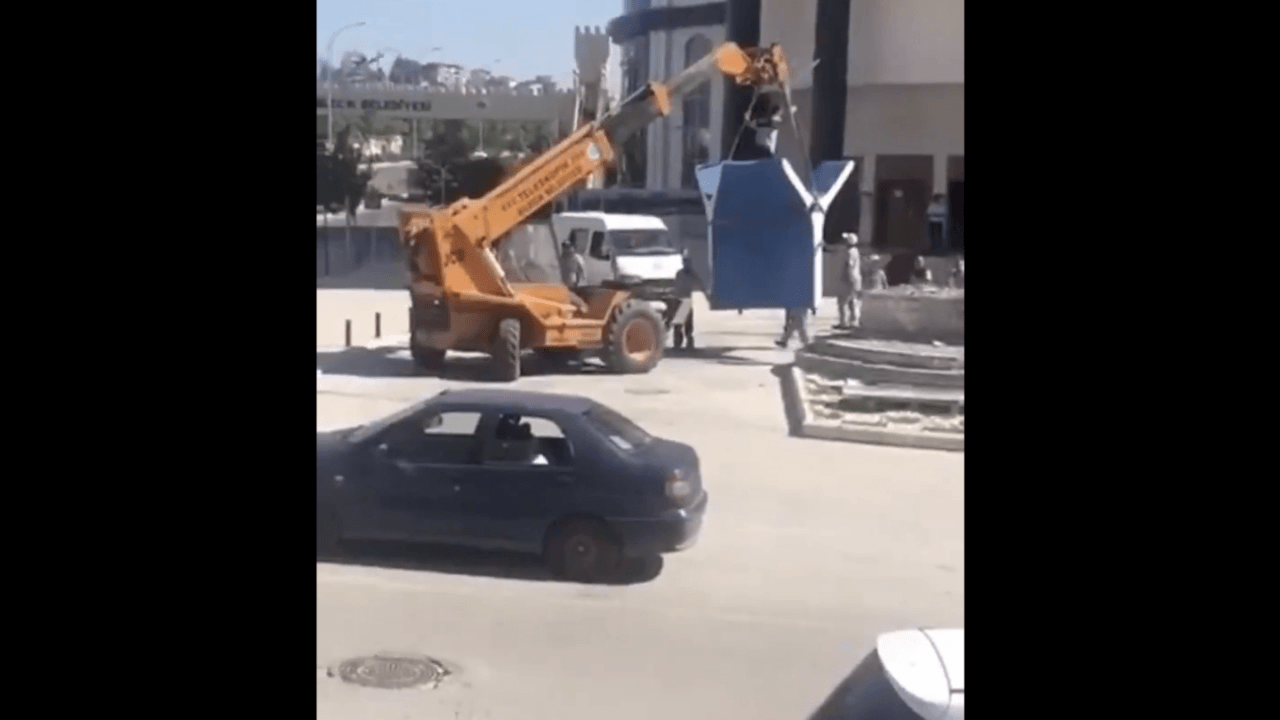 CHP'li belediye Kayı anıtını kaldırdı!