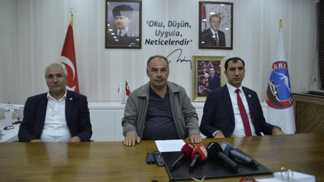 İstifa eden 3 başkan AK Parti'ye geçti