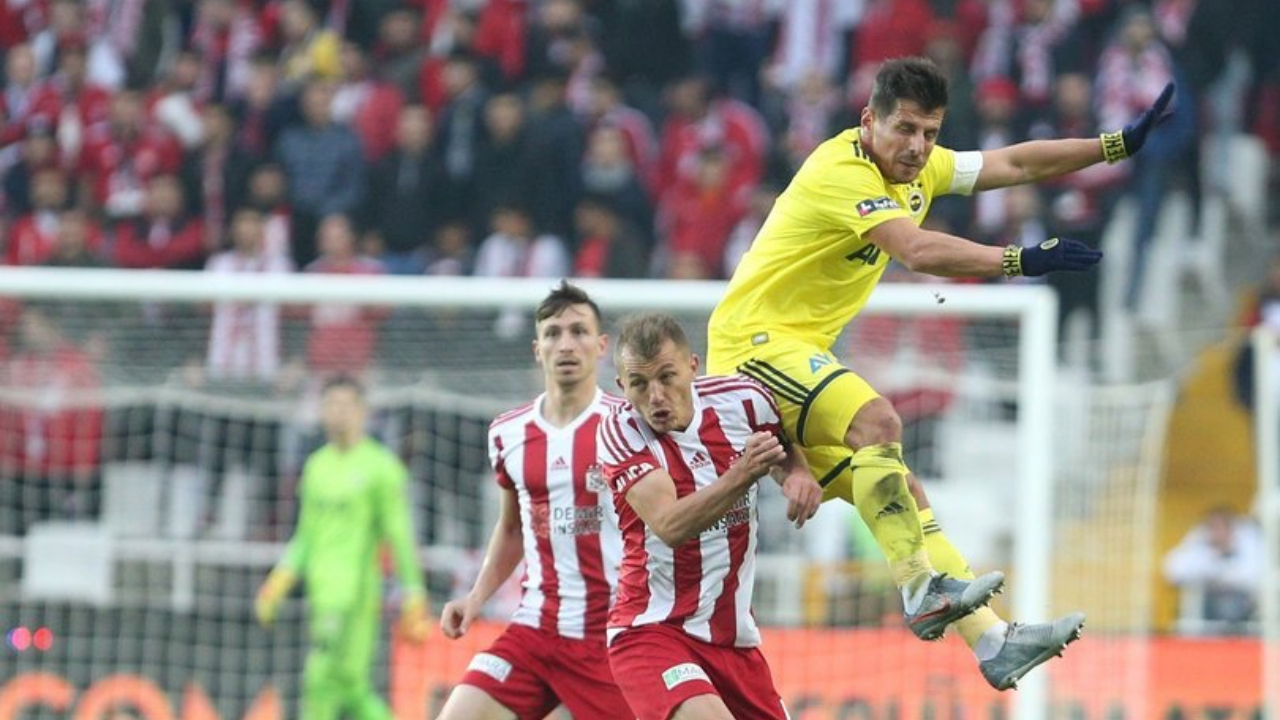 Fenerbahçe'nin Sivasspor maçı 11'i belli oldu!