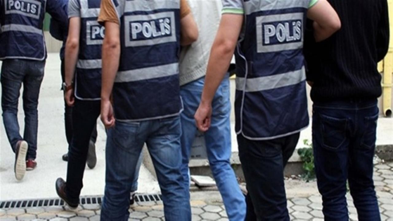 İzmir'de 25 kişi gözaltına alındı