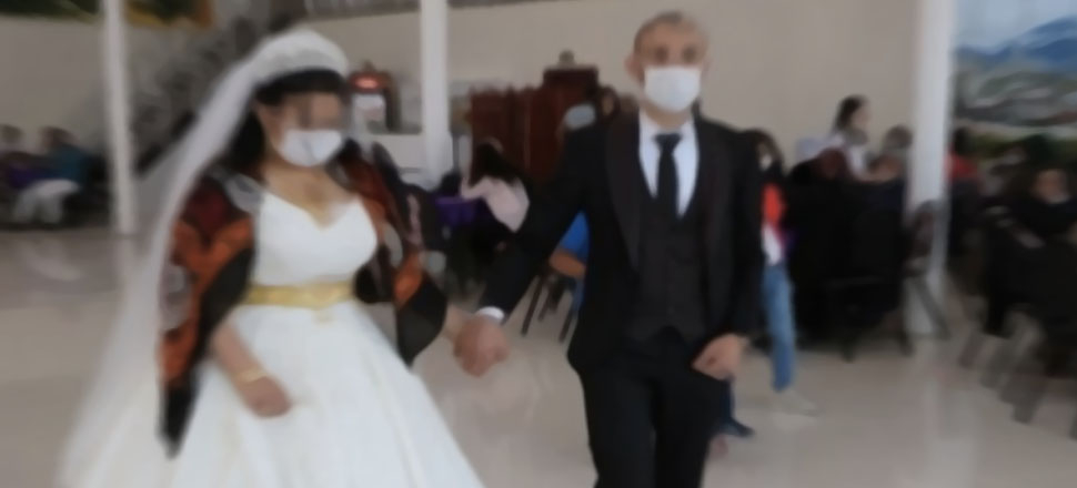 Gelin ve damat balayı yerine soluğu hastanede aldı!