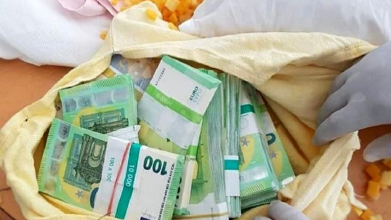 Türk aileye sınırda şok! Yastık içinde 400 bin euro