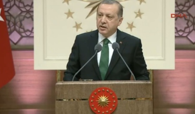"Bir şarlatanın peşine takılmışlar..."