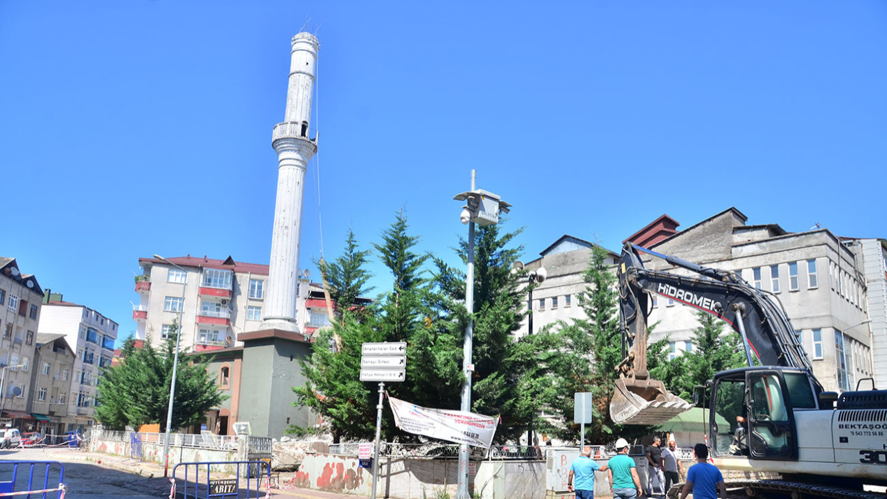 Samsun'da kıblesi yanlış cami 64 yıl sonra yıkıldı