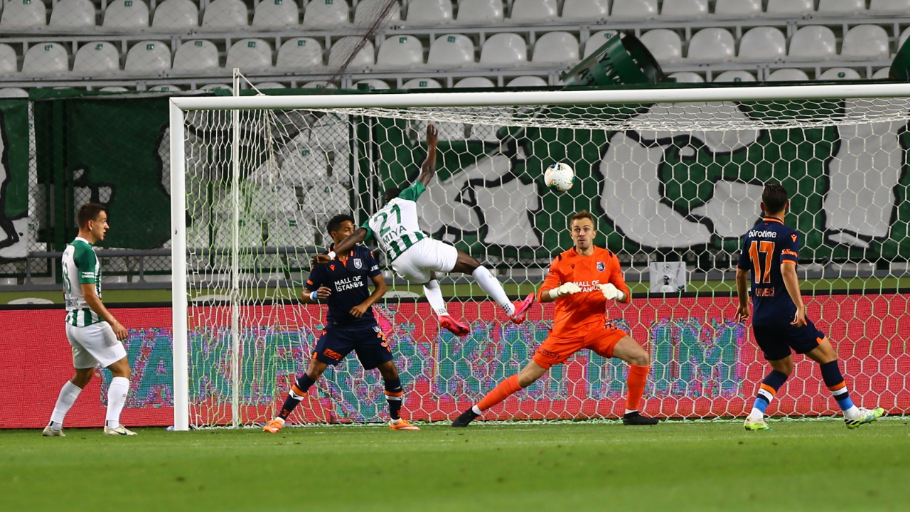 Başakşehir gol bombardımanında yıkıldı!