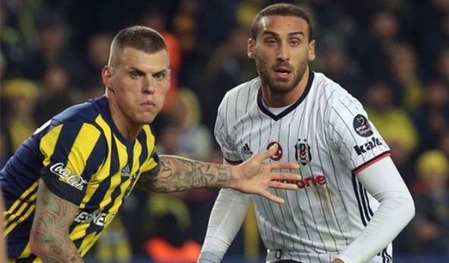 Beşiktaş - Fenerbahçe derbisinin biletleri tükendi!