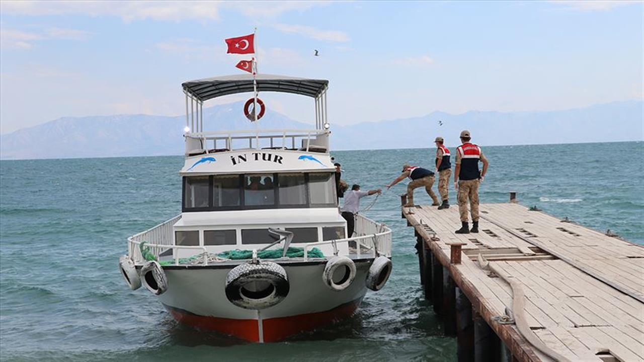 Van Gölü'nden bir ceset daha çıktı