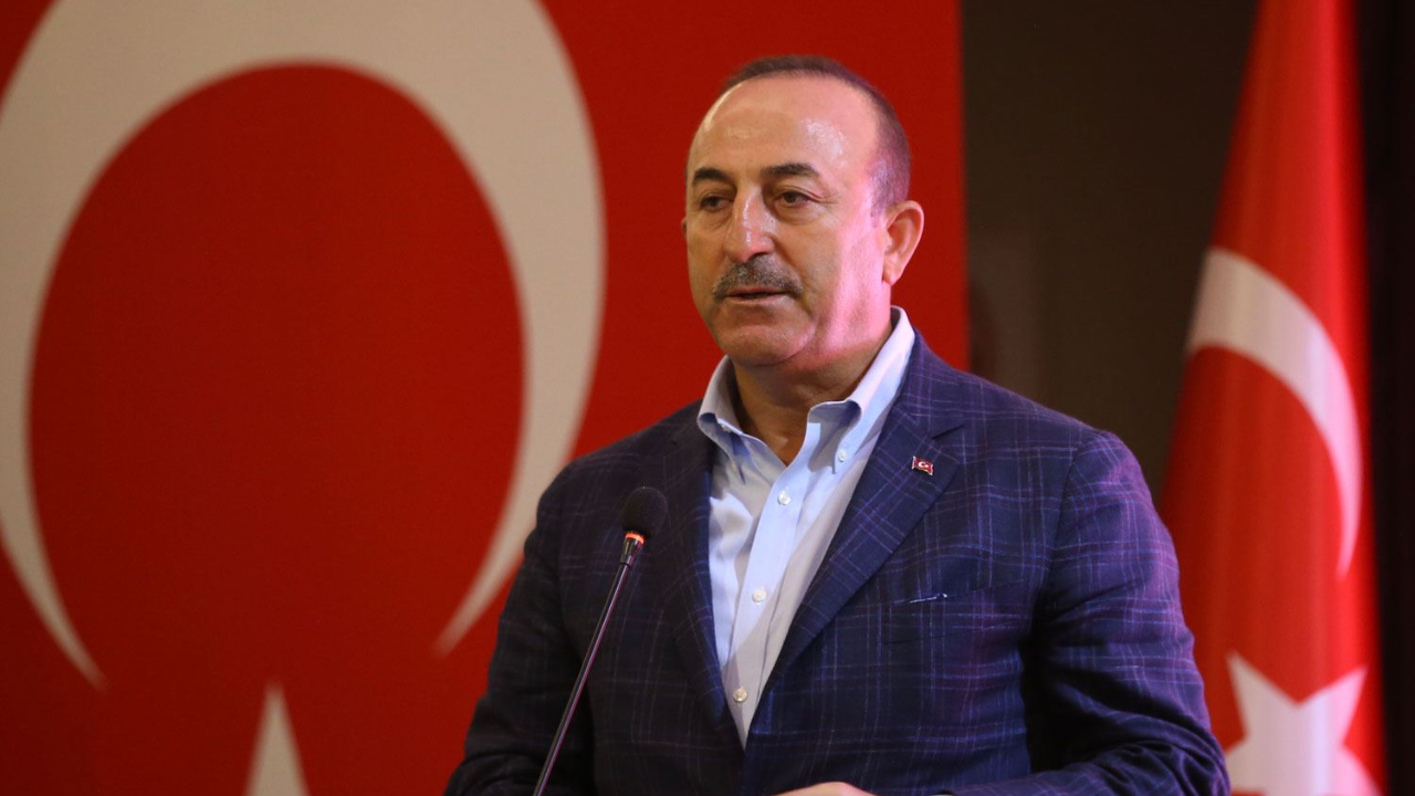 Çavuşoğlu: Aklını başına toplasın!