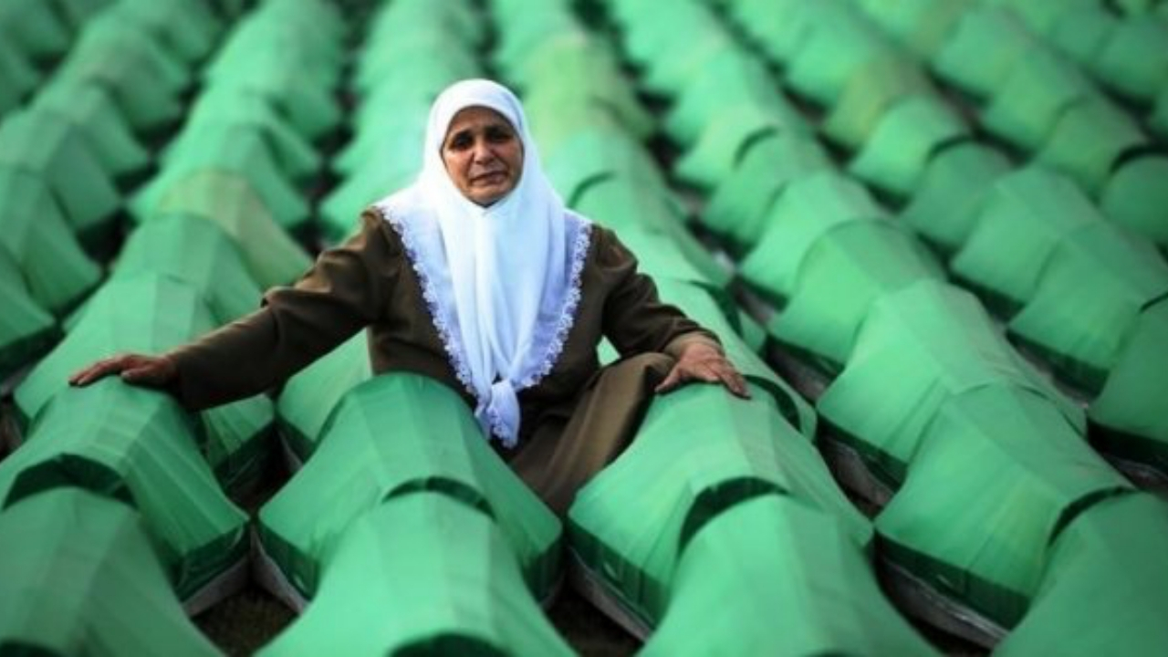 'Srebrenitsa'da insanlık, soykırıma uğratıldı!'