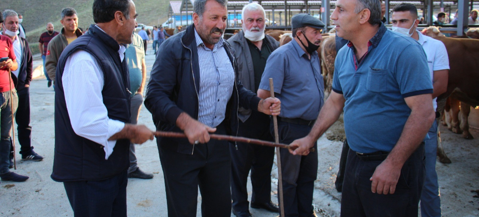 Kurban geleneği bu yıl değnekle