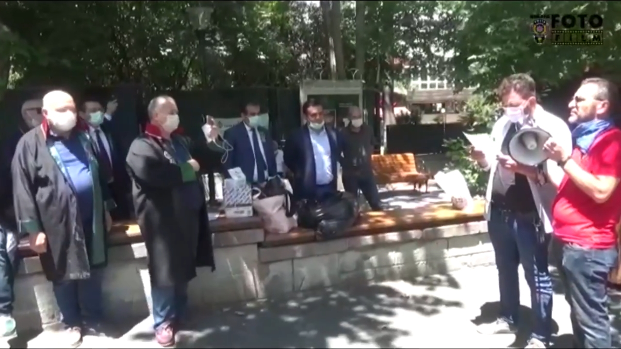 Davet edilmelerine rağmen meclise girmediler