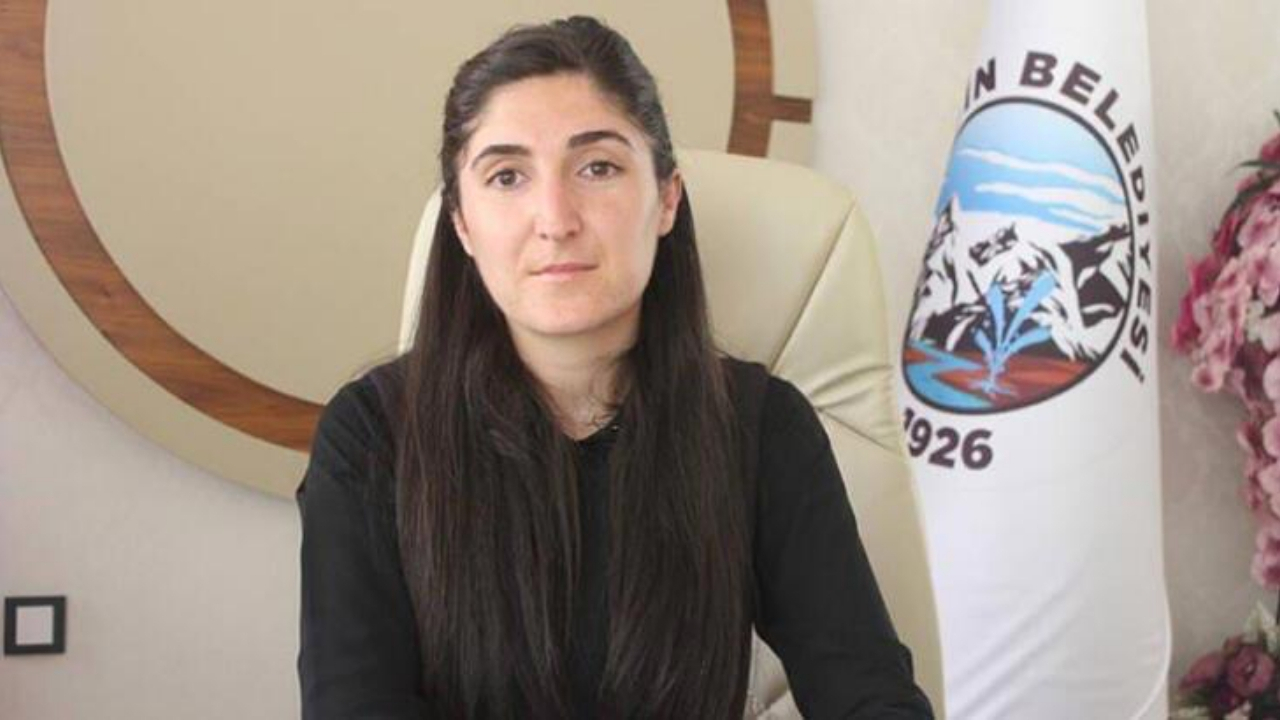 Terörist yakınlarını işe alan belediye başkanı tutuklandı