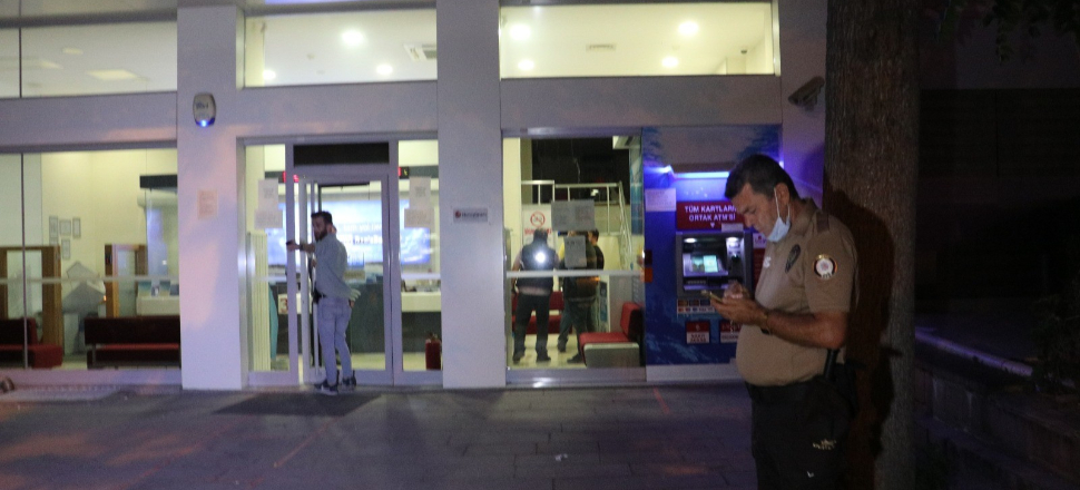 Bankayı soymaları 1 dakika sürdü ama...