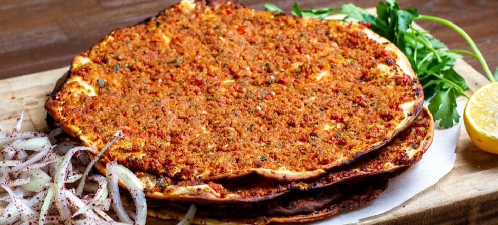 En lezzetli lahmacunu yiyebileceğiniz 5 güzel mekan!