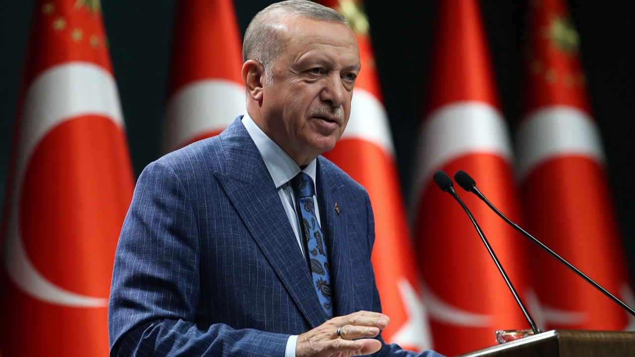 'Ezanımızı susturamayacak, bayrağımızı indiremeyecekler'
