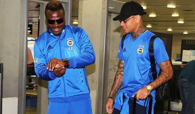 Emmanuel Emenike ve Van der Wiel'e af çıktı!