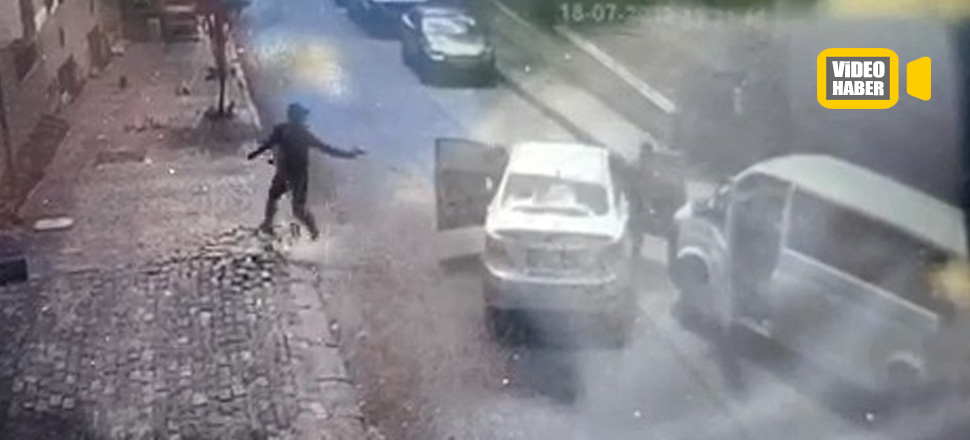 Bağcılar’da polise silahlı saldırı anı kamerada