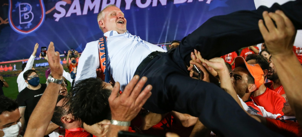 Başakşehir, şampiyonluğu böyle kutladı