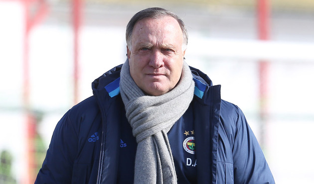 Advocaat futbolcularına moral verdi