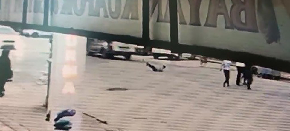 Minibüsle çarptı hiç bir şey yokmuş gibi devam etti! İşte o anlar