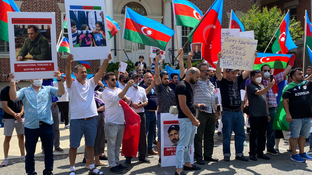 Ermeni Büyükelçiliği önünde protesto