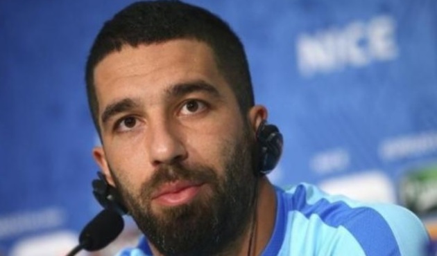 Arda Turan futbolu bırakacağı takımı açıkladı