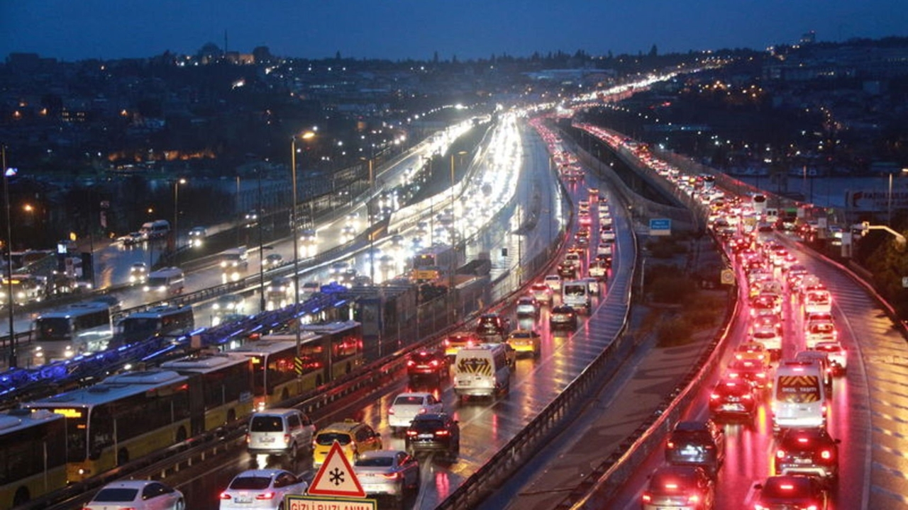 Haliç Köprüsü'ndeki çalışma başladı