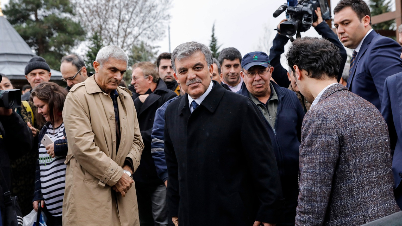 Abdullah Gül'den Cumhurbaşkanı Erdoğan'a telefon...