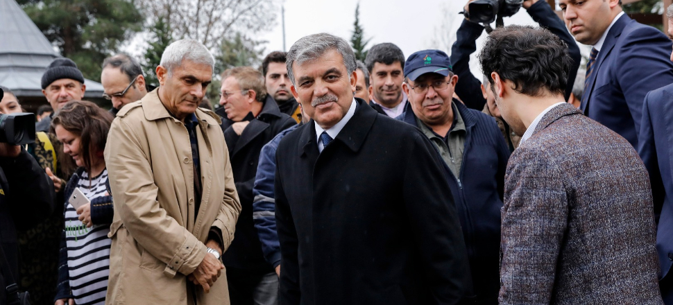 Abdullah Gül'den Cumhurbaşkanı Erdoğan'a telefon...