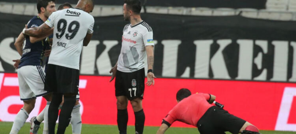 Hasan Ali ve Gökhan kavganın eşiğine geldiler