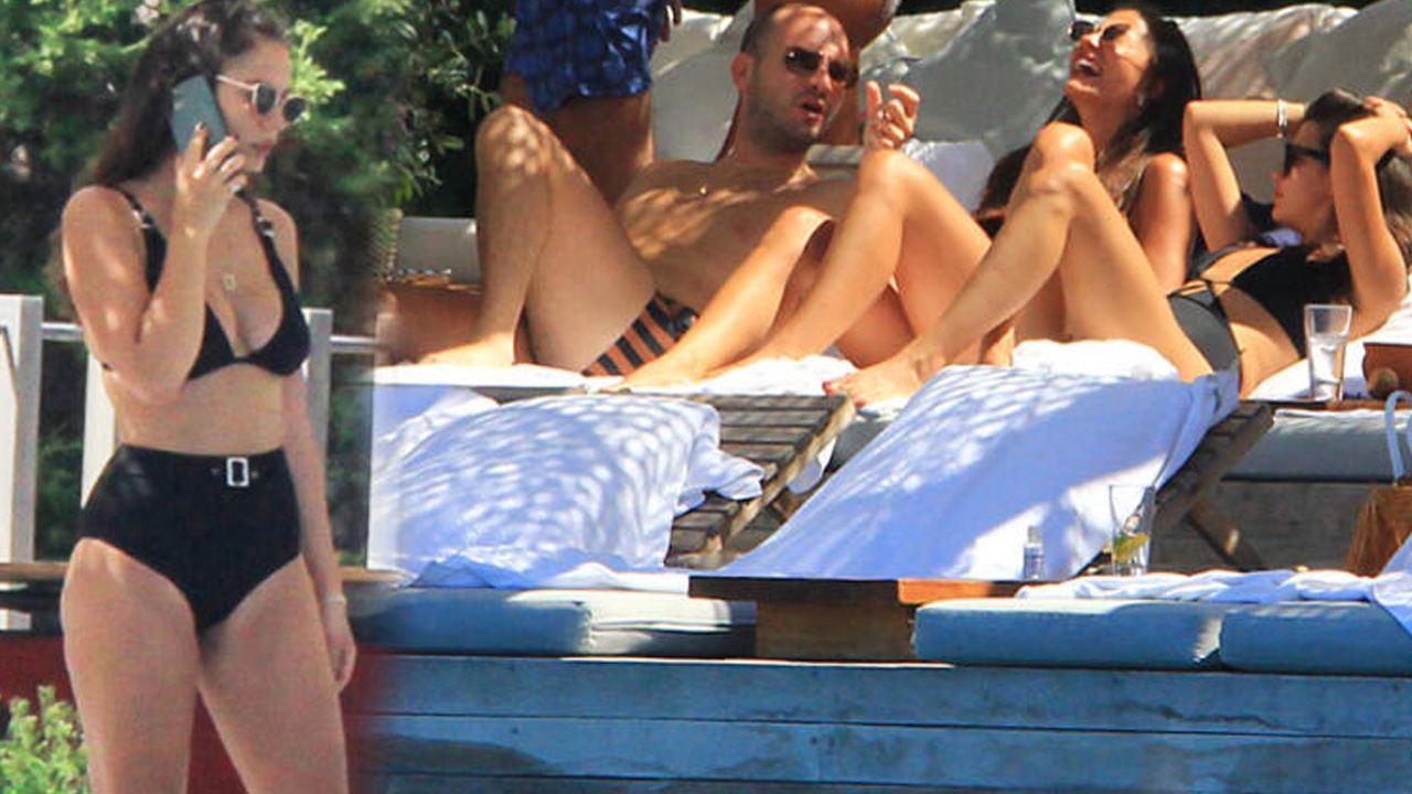 Demet Özdemir bikini fotoğraflarıyla bu yaza damga vurdu