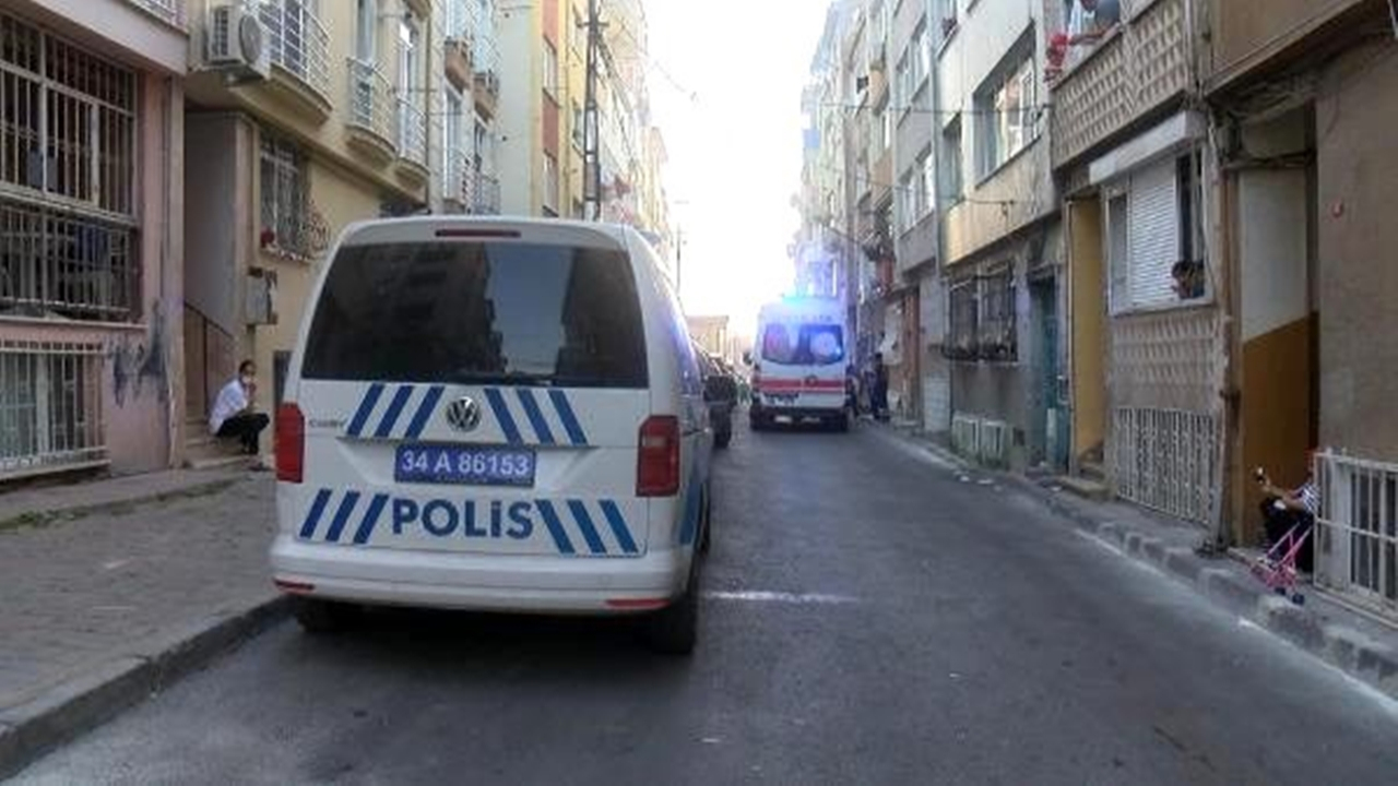 Kardeşinin cesediyle günlerce yaşadı