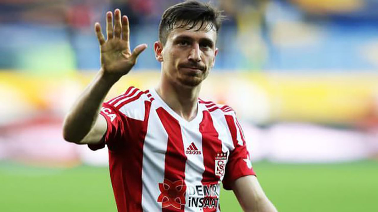 Mert Hakan Yandaş, Sivasspor'a veda etti