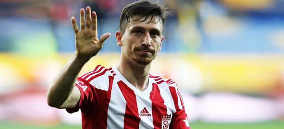 Mert Hakan Yandaş, Sivasspor'a veda etti