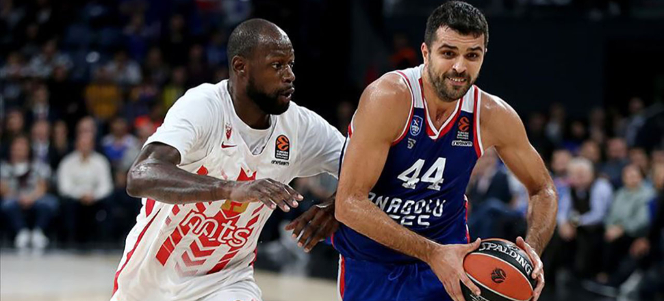 Anadolu Efes'de Krunoslav Simon'un sözleşmesi uzatıldı