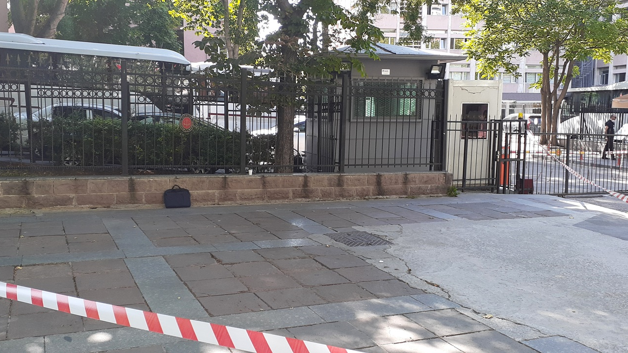 Şüpheli paket harekete geçirdi
