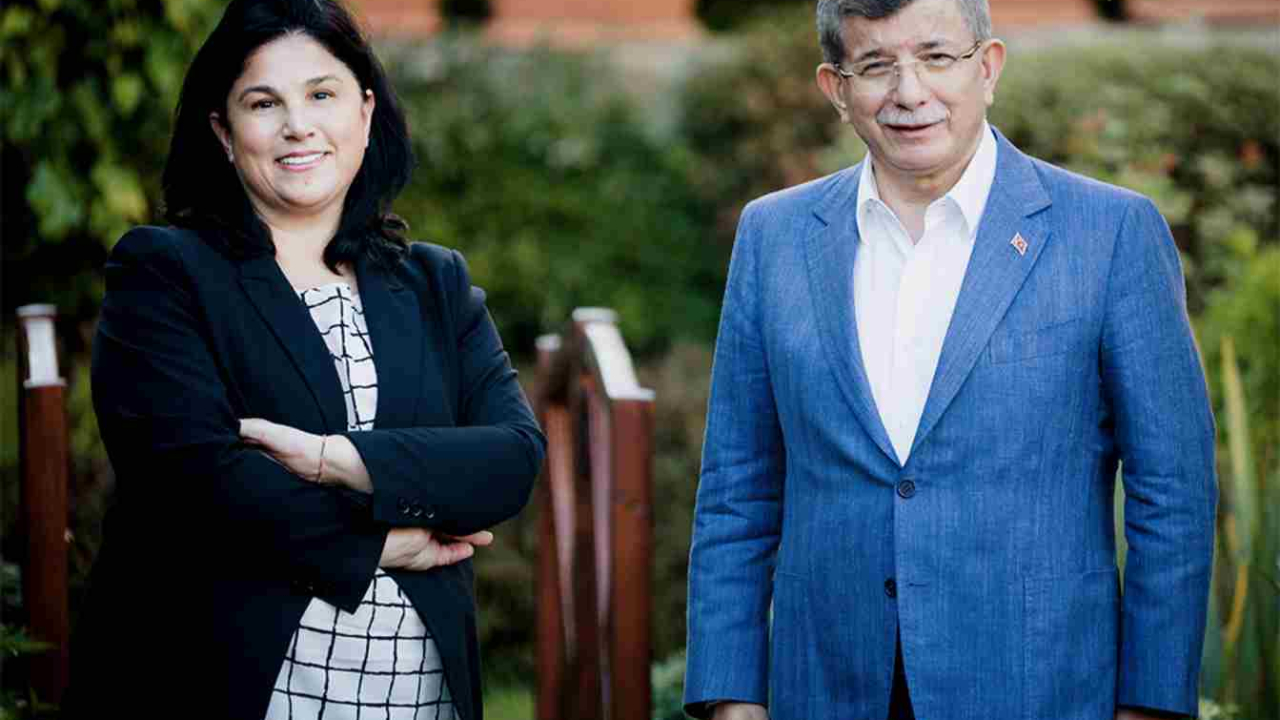 Ahmet Davutoğlu ilk kez isim verdi!