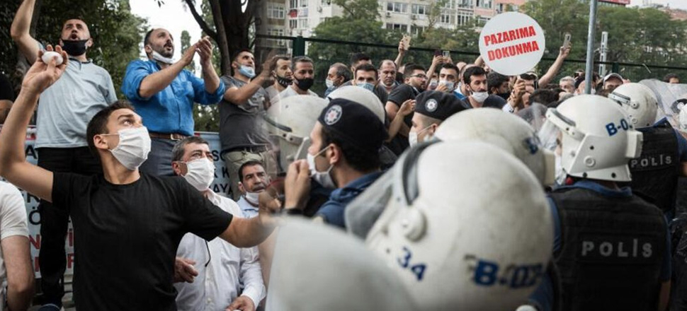 Bakırköy Belediyesi önünde yine arbede!