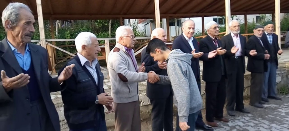 Toplu bayramlaşmaya yasak geliyor