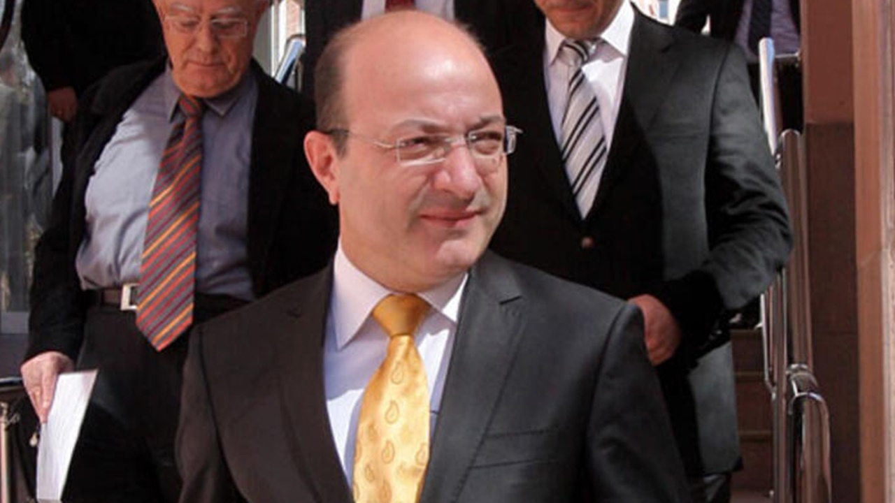 Cihaner adaylığını resmen açıkladı