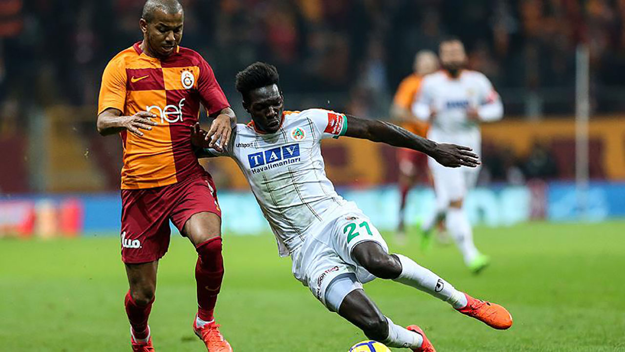 Brezilyalı futbolcu Galatasaray'da son antrenmanına çıktı