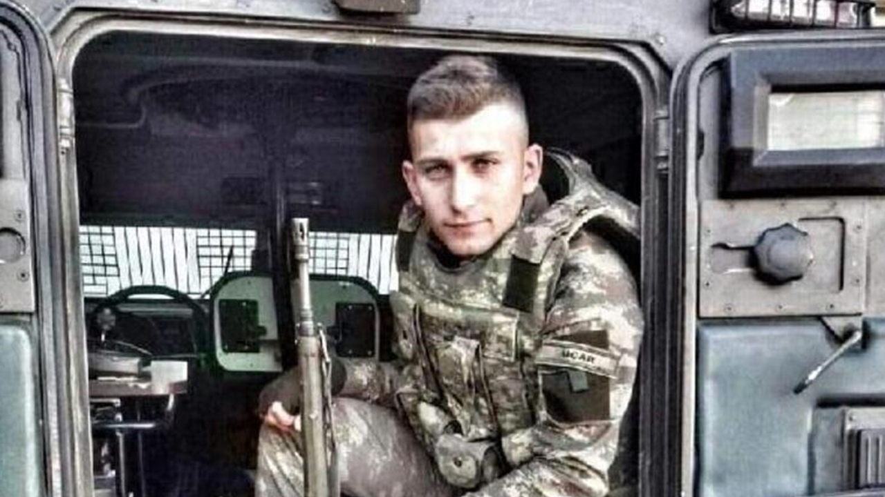 Otomobiliyle gişe bariyerlerine çarpan uzman çavuş öldü