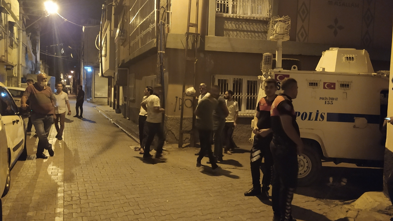 Komşuların tartışması kanlı bitti: 1 ölü, 2 yaralı