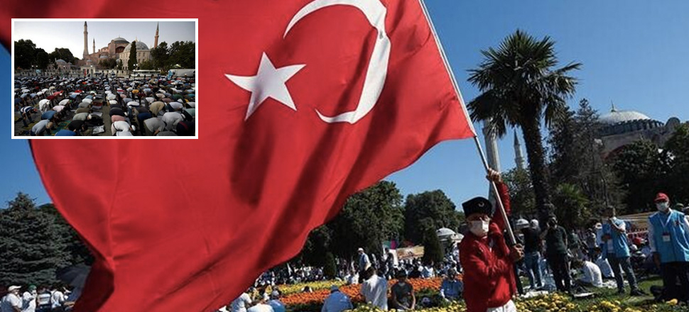 Ayasofya'da kılınan ilk Cuma namazı dünya basınında da manşetlerde